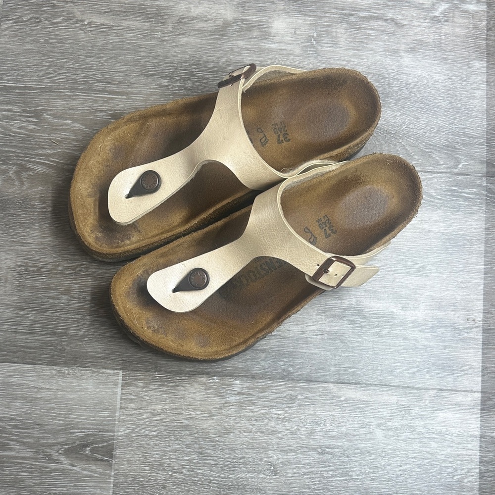 Birkenstock Gizeh Shiny Cream Color